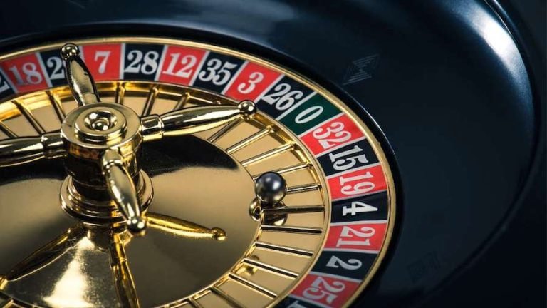 croulette စလော့ဂိမ်း မြန်မာ MMK Jackpot Slot Machine ကစားနေသူ